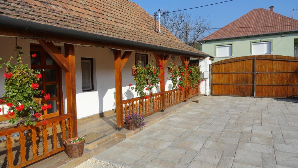 Gerendás Vendégház Egerszalók Zimmer foto